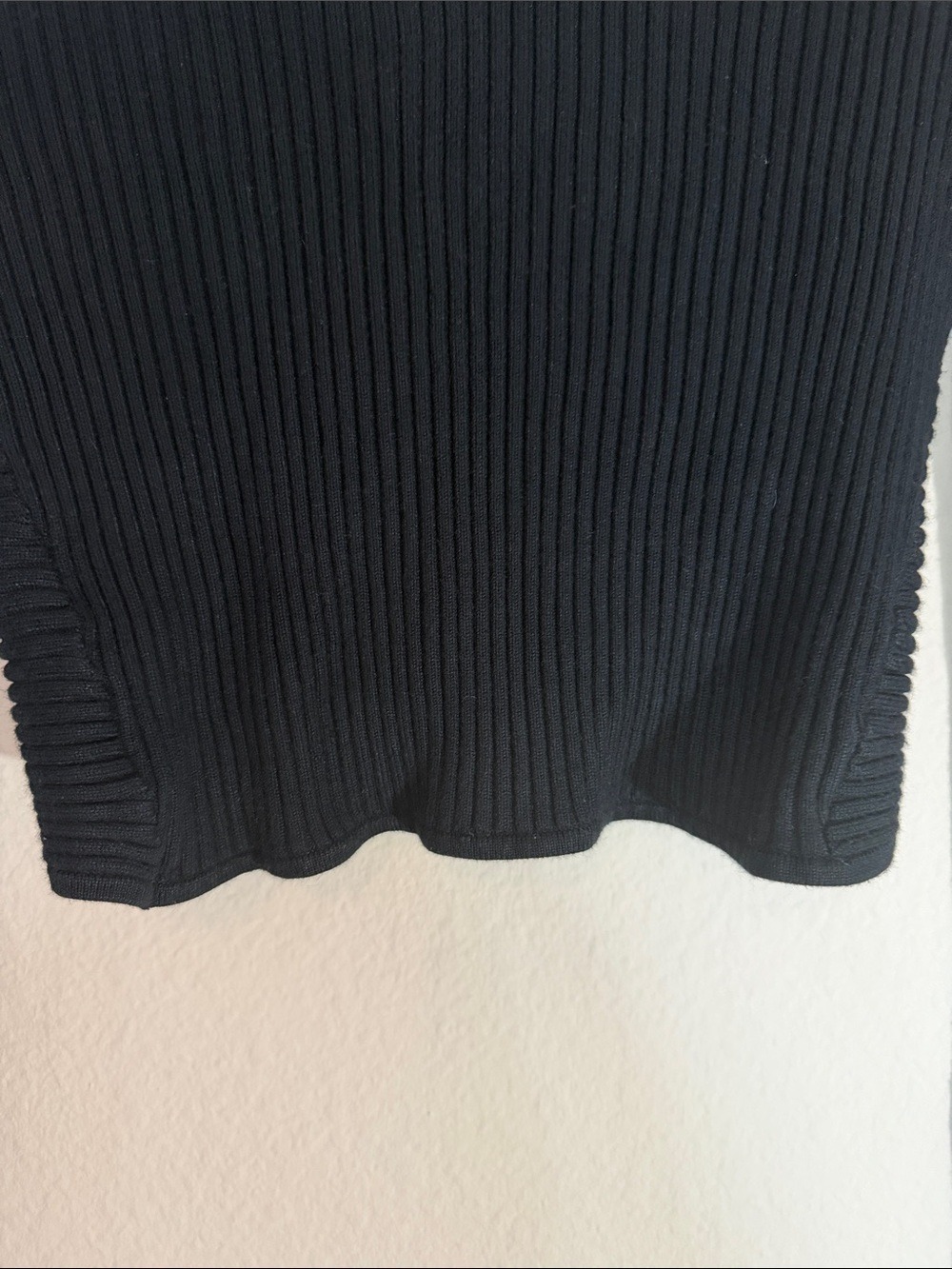 Abercrombie Fitch Black Twist Front Ribbed V Neck Long Sleeve Top - Picture 7 of 7